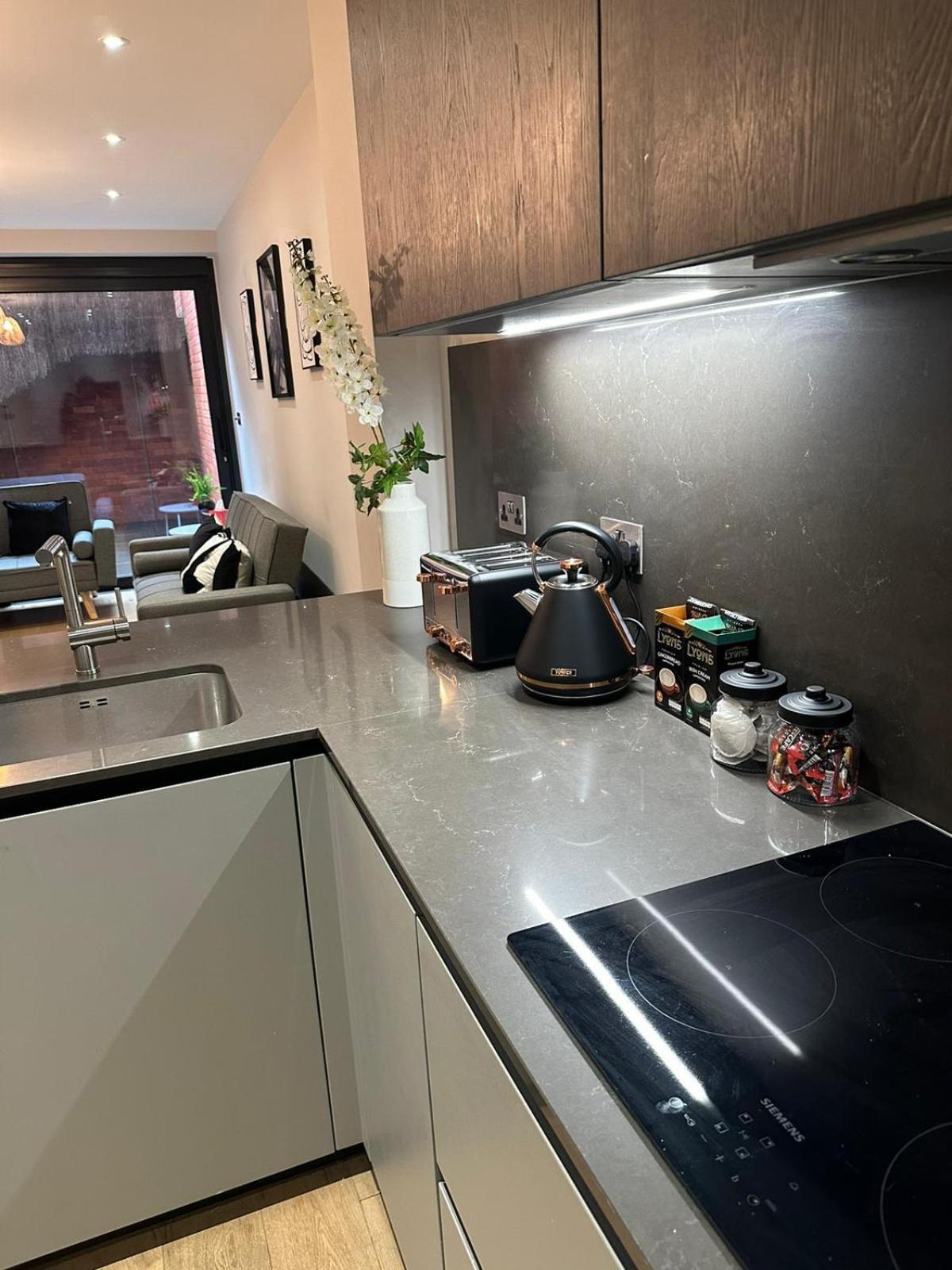 Richardson Deluxe Apartments - 3 Bed London Exterior photo